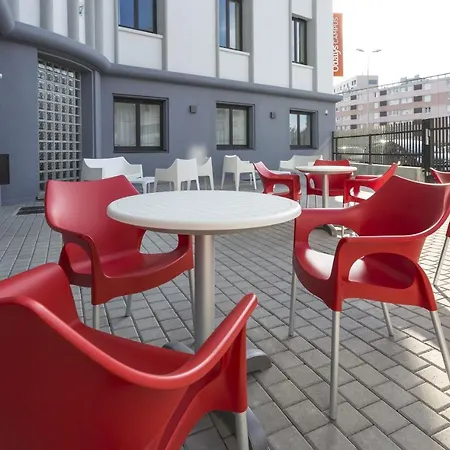 Odalys Les Halles Λε Μανς